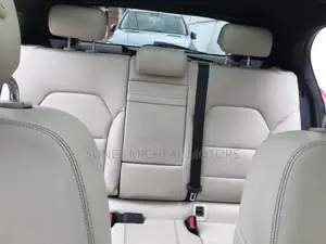 Mercedes-Benz GLA 250 2017 Red