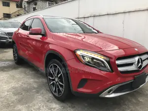 Mercedes-Benz GLA 250 2017 Red