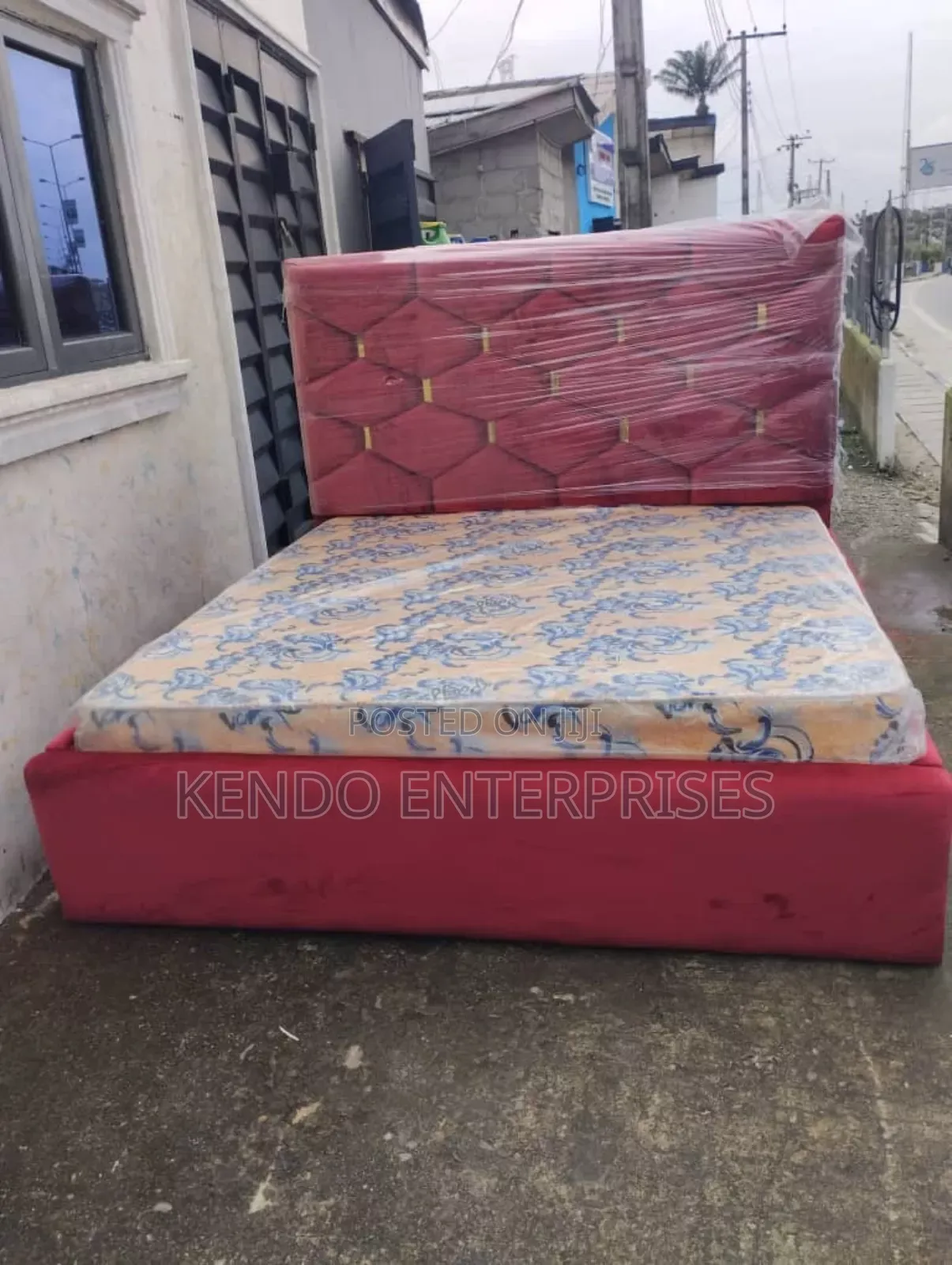 6×6ft Bed Frame and Foam
