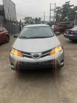 Toyota RAV4 LE FWD (2.5L 4cyl 6A) 2013 Silver