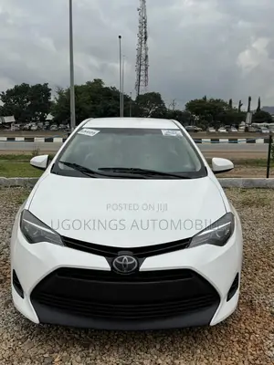 Toyota Corolla LE 4dr Sedan (1.8L 4cyl CVT) 2017 White