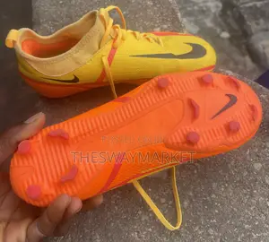 Nike, Adidas Akube Football Boot