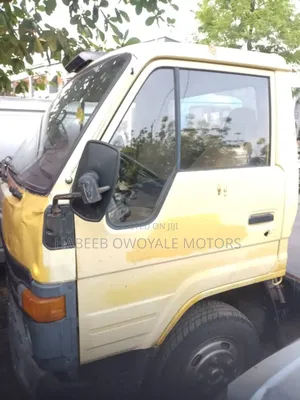 Toyota Dyna 6tyres With Diesel Engine