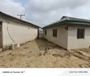 3bdrm Block of Flats in Omitoro, Ijede / Ikorodu for sale