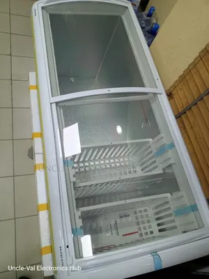 Polystar Showcase Freezer 615l