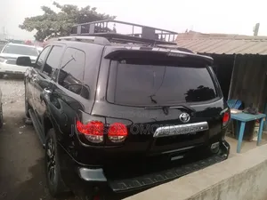 Toyota Sequoia Platinum 4dr SUV (5.7L 8cyl 6A) 2014 Black