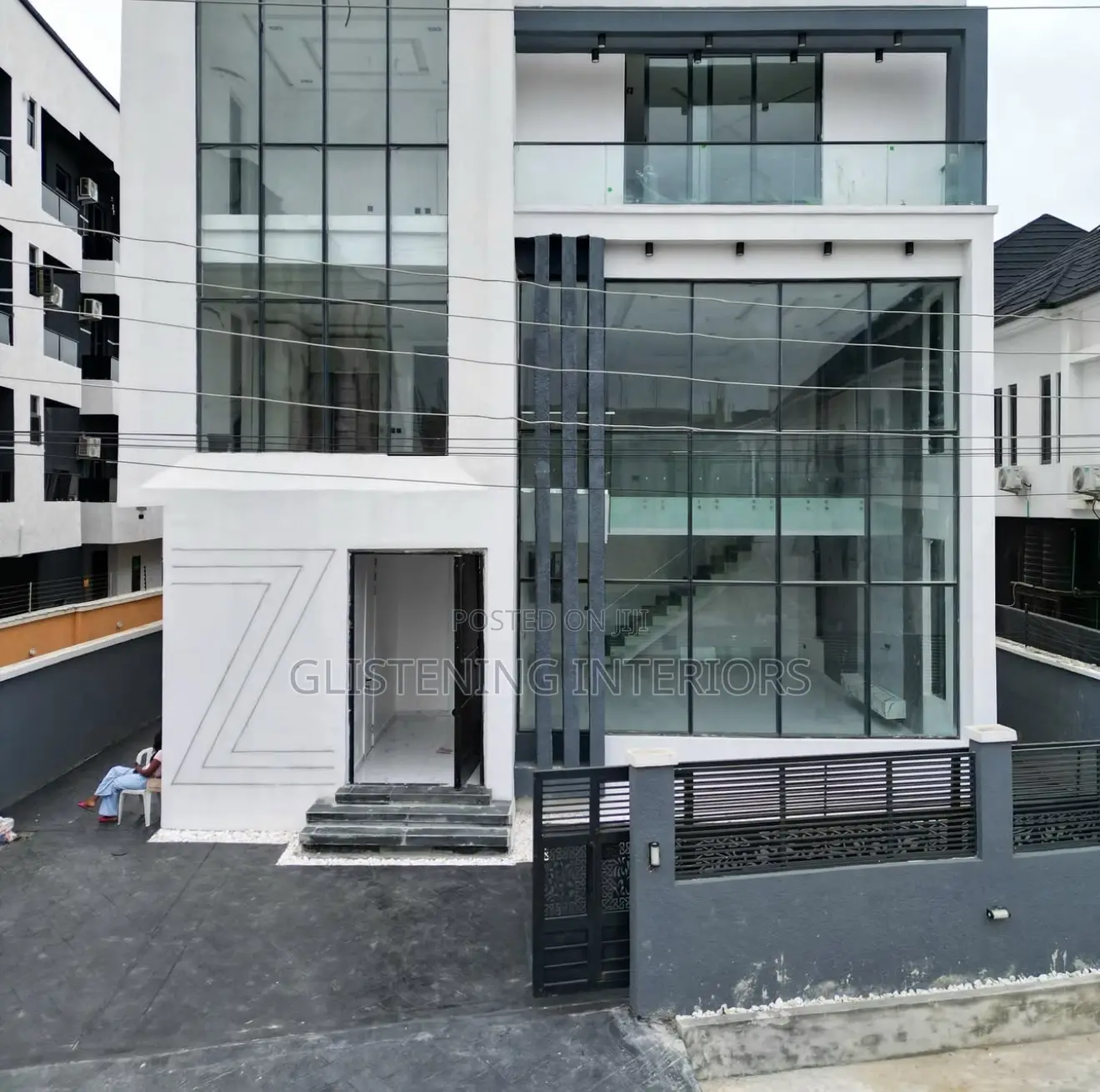 Transom Window Using A Tower Aluminum Profile