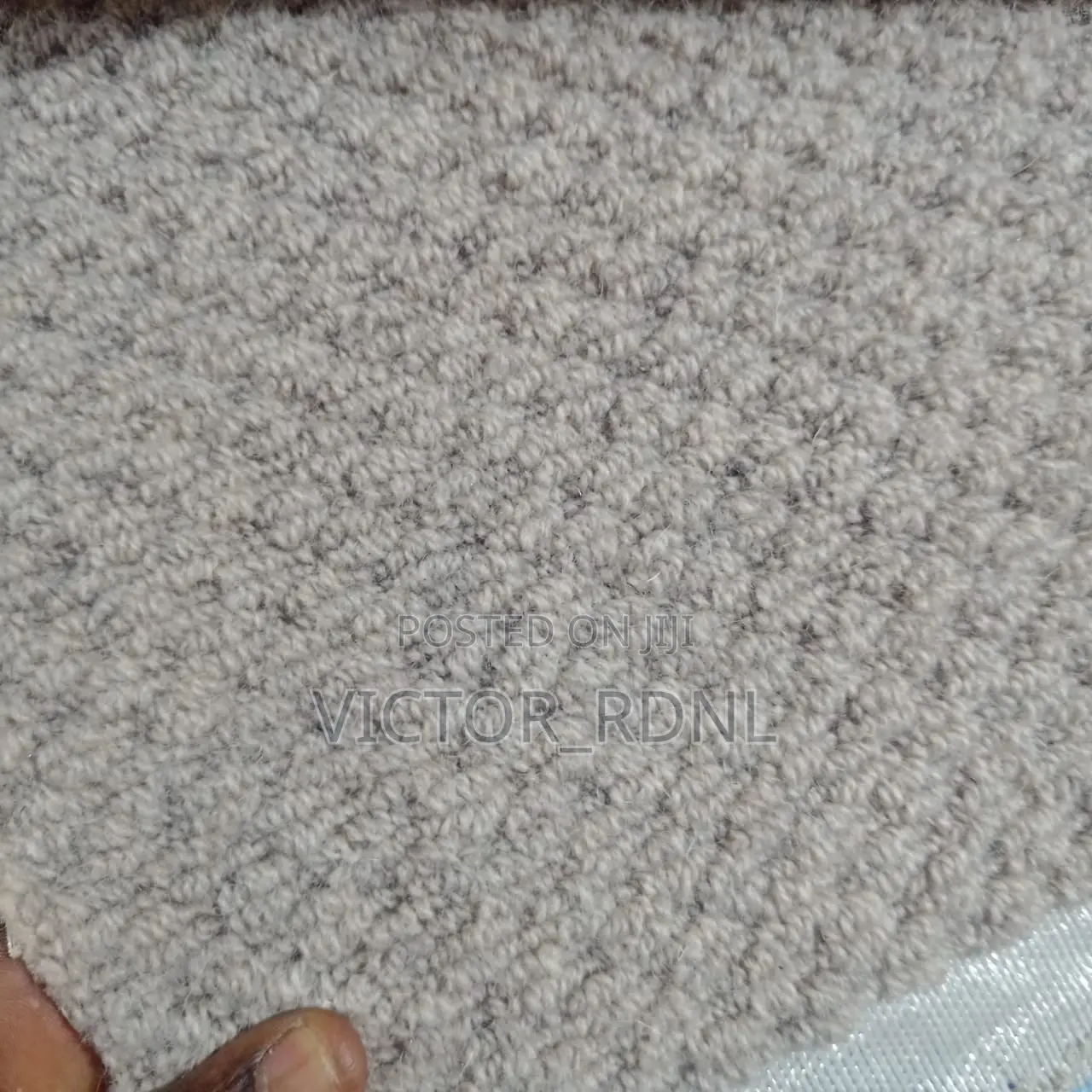 Luxurious Foreign Wall to Wall Rug
