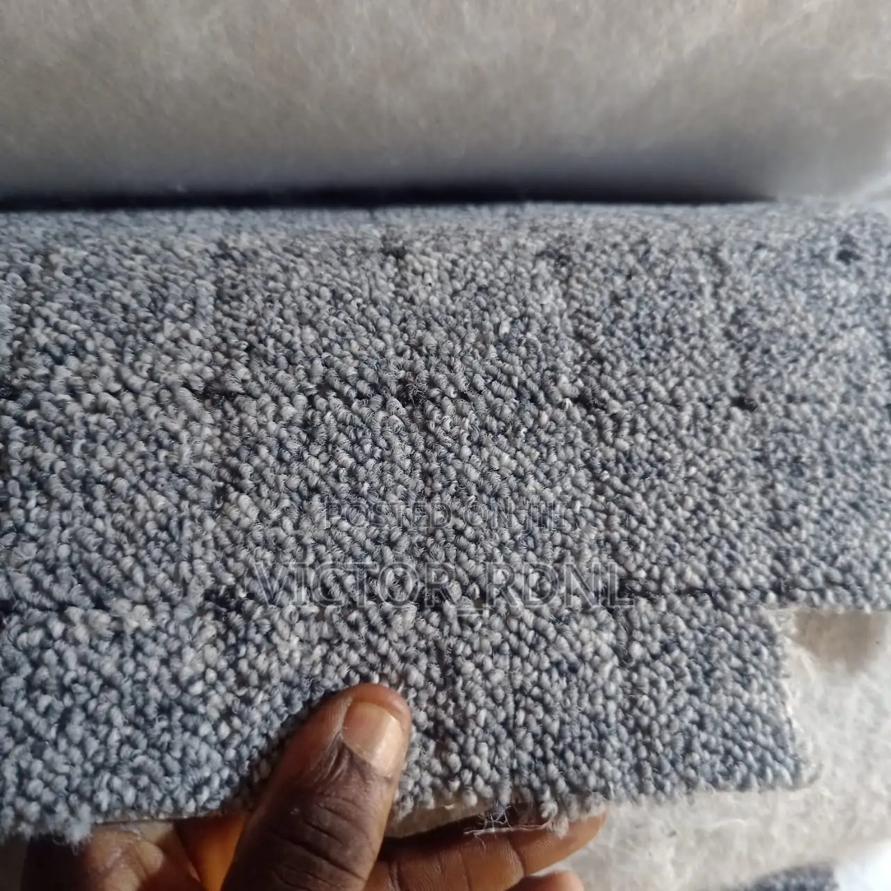 Luxurious Foreign Wall to Wall Rug