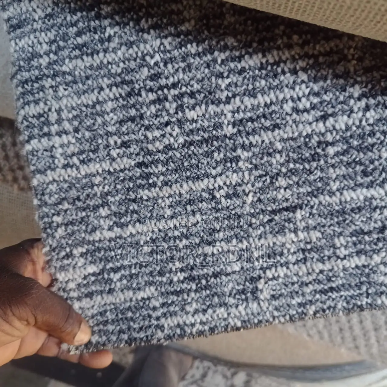 Luxurious Foreign Wall to Wall Rug