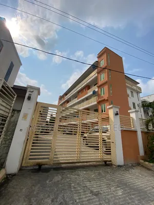 4bdrm Townhouse / Terrace in Lekki Phase 1 for rent