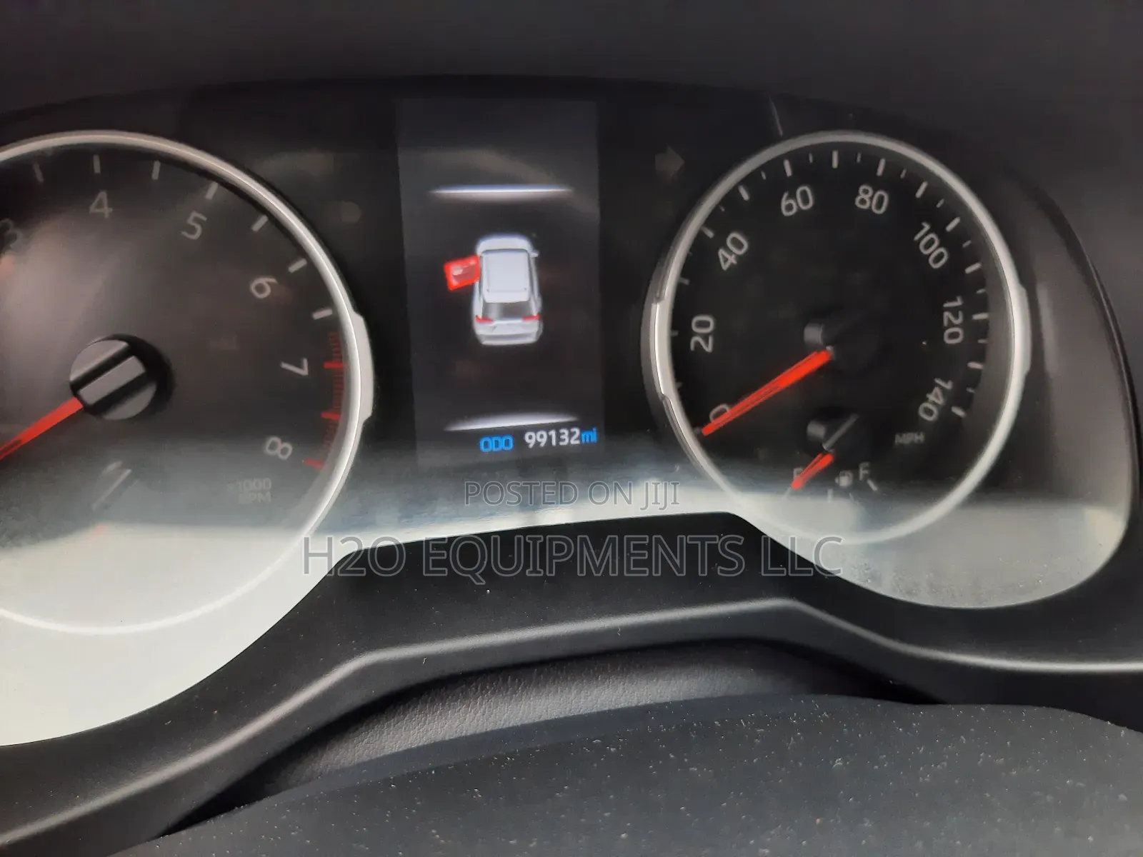 Toyota RAV4 LE 2021 White