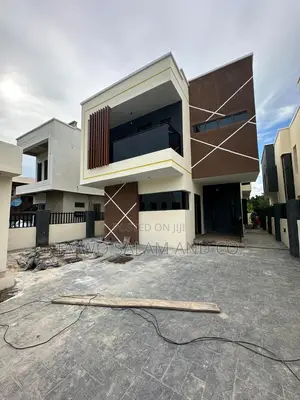 4bdrm Duplex in Agodi for sale
