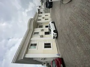 5bdrm Apartment in Lekki Phase 1 for rent
