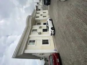 2bdrm Apartment in Lekki Phase 1 for rent