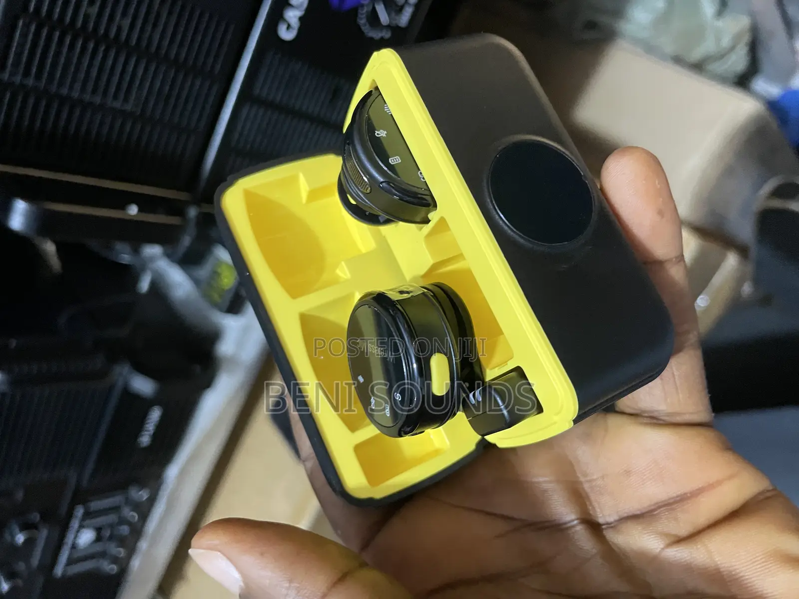 Content Creator Pin Wireless Microphone