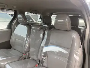 Toyota Sienna 2015 Blue