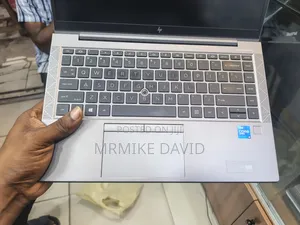 Laptop HP ZBook Firefly G8 8GB Intel Core i5 SSD 256GB