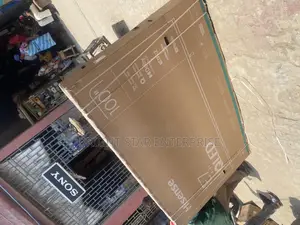 Hisense Qled E7 Eries 100inch Tv