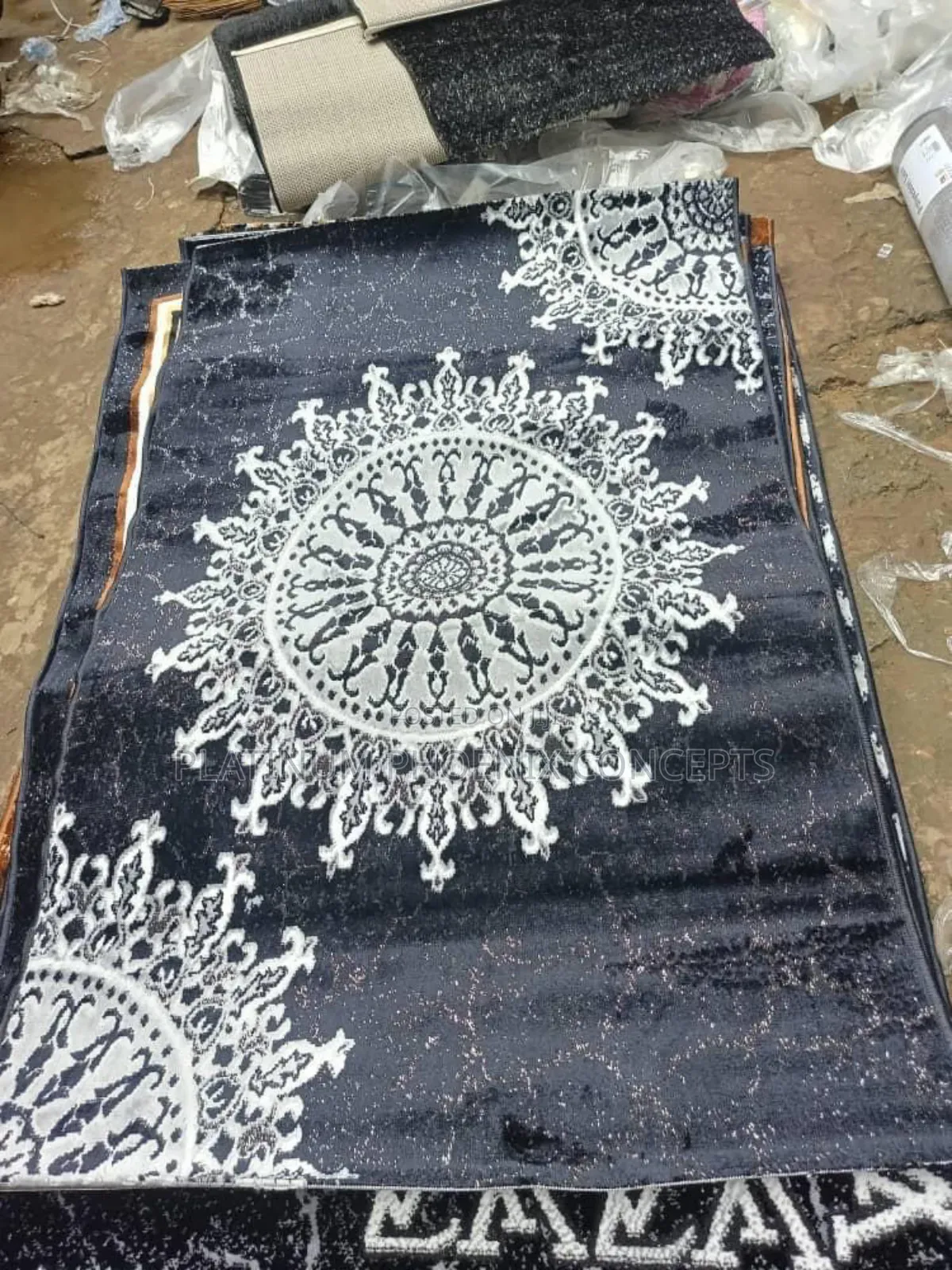 Polyester Center Rug 4 by 6