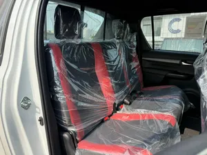 New Toyota Hilux 2025 White