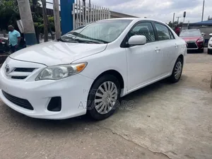 Toyota Corolla LE 4dr Sedan (1.8L 4cyl 4A) 2012 White
