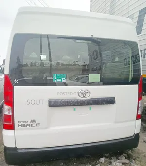 Toyota HiAce 2021 White