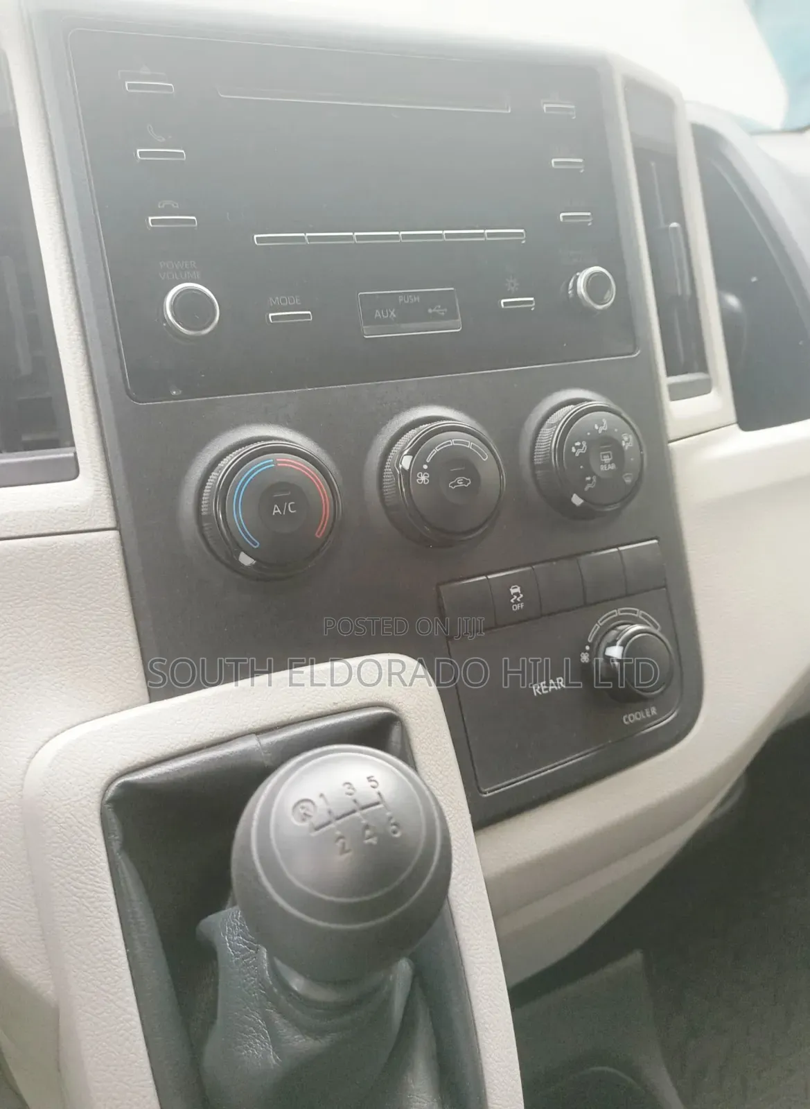 Toyota HiAce 2021 White