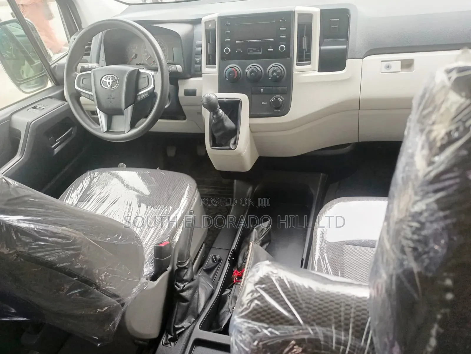 Toyota HiAce 2021 White