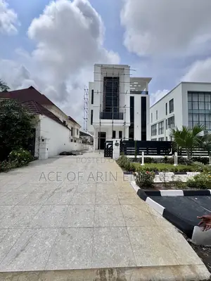 5bdrm Duplex in Pinnock Estate, Osapa london for sale