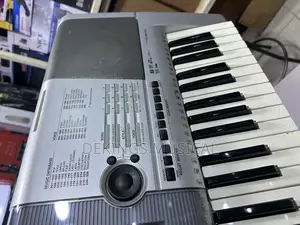 Yamaha PSR- E403 Neatly Used Keyboard