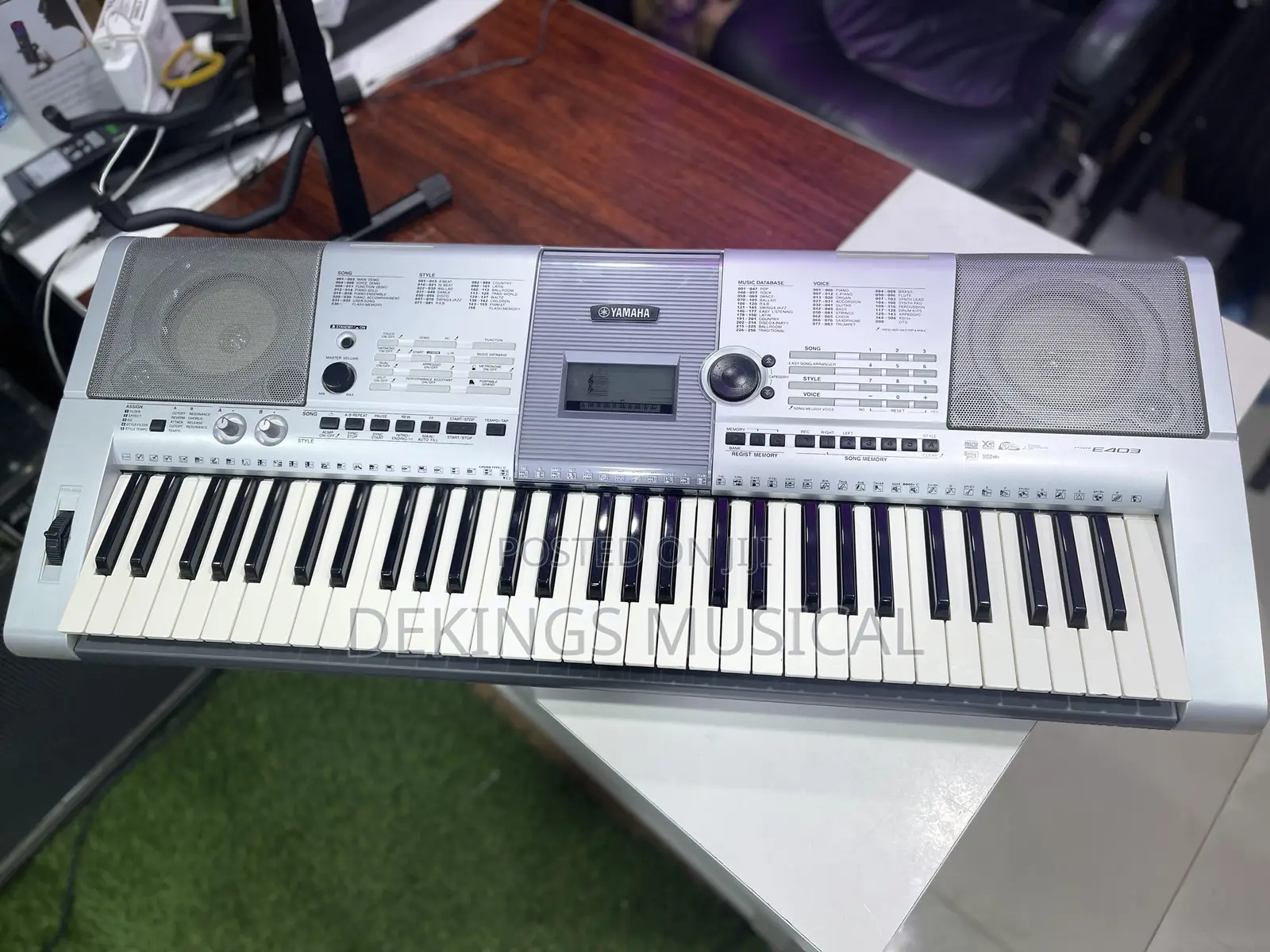 Yamaha PSR-E403 Keyboard