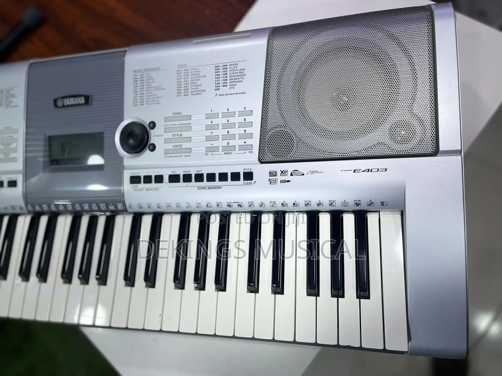 Yamaha PSR-E403 Keyboard