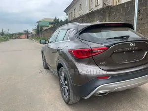 Infiniti QX30 2018 Brown