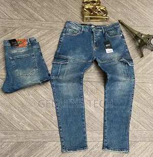 High Quality Staring Cut Jeans