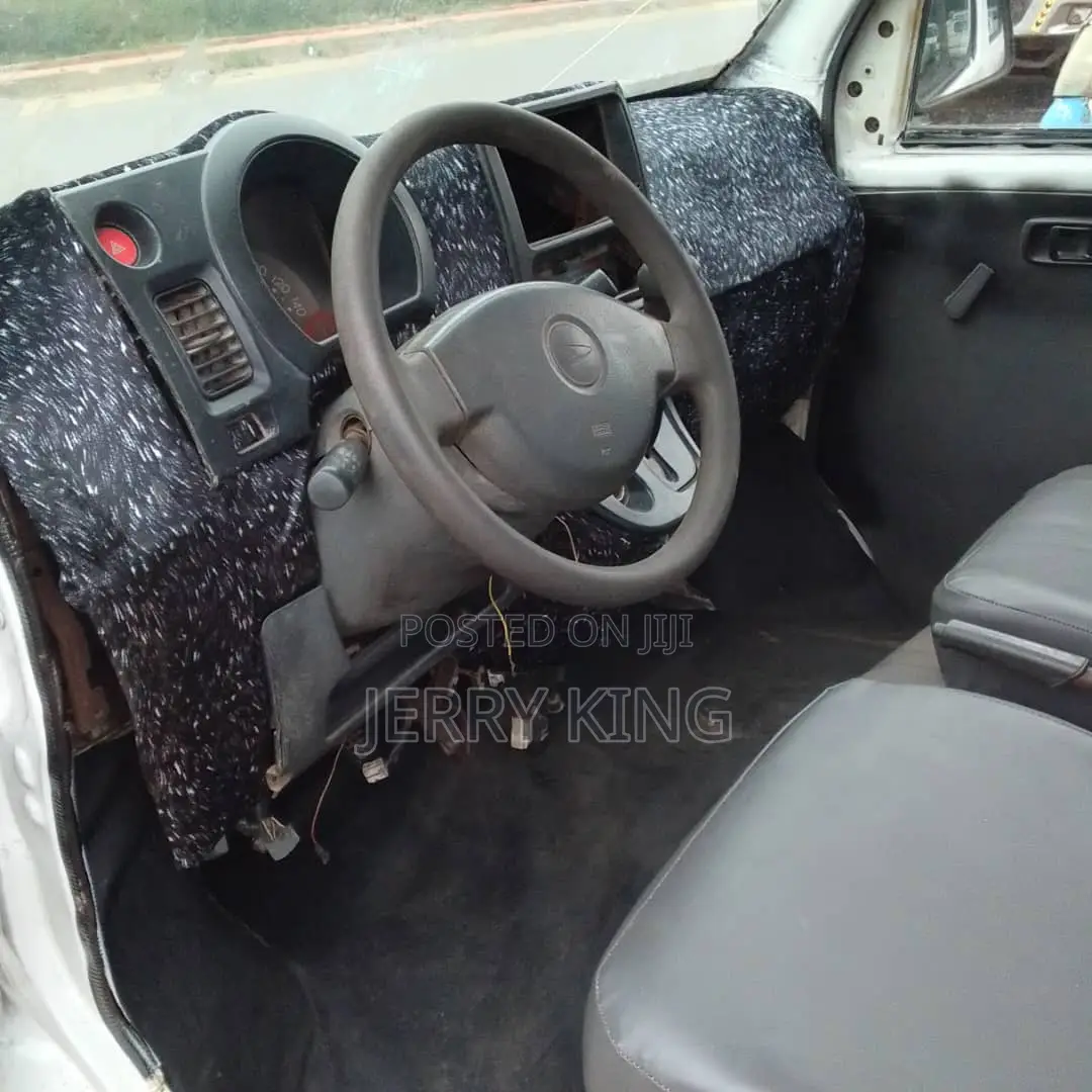 Daihatsu Hijet 2010 White