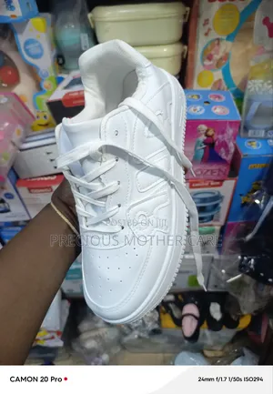 White Children and Teenagers Sneakers Size 42,43,44