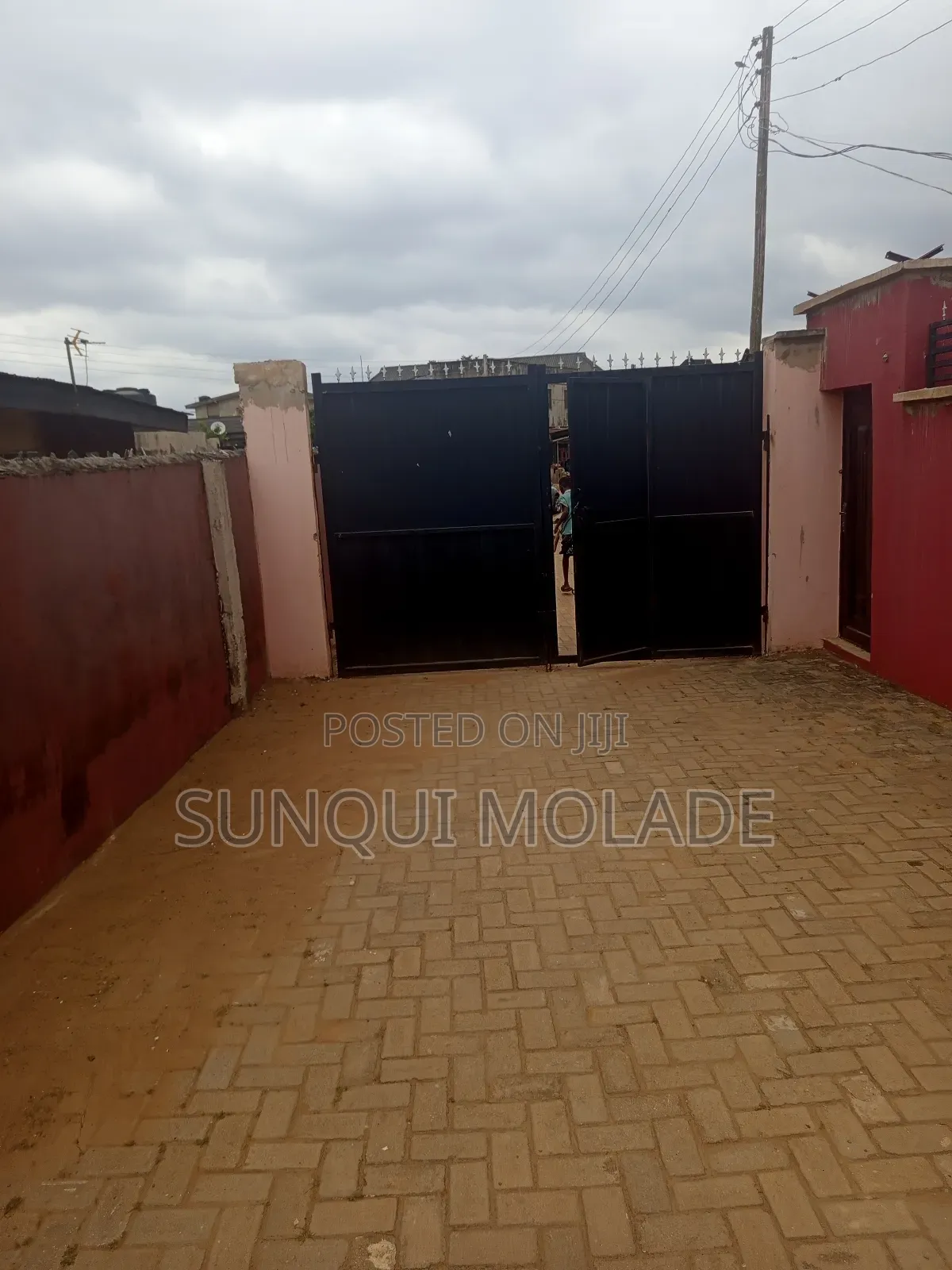 Half Plot for Sale in Ishashi