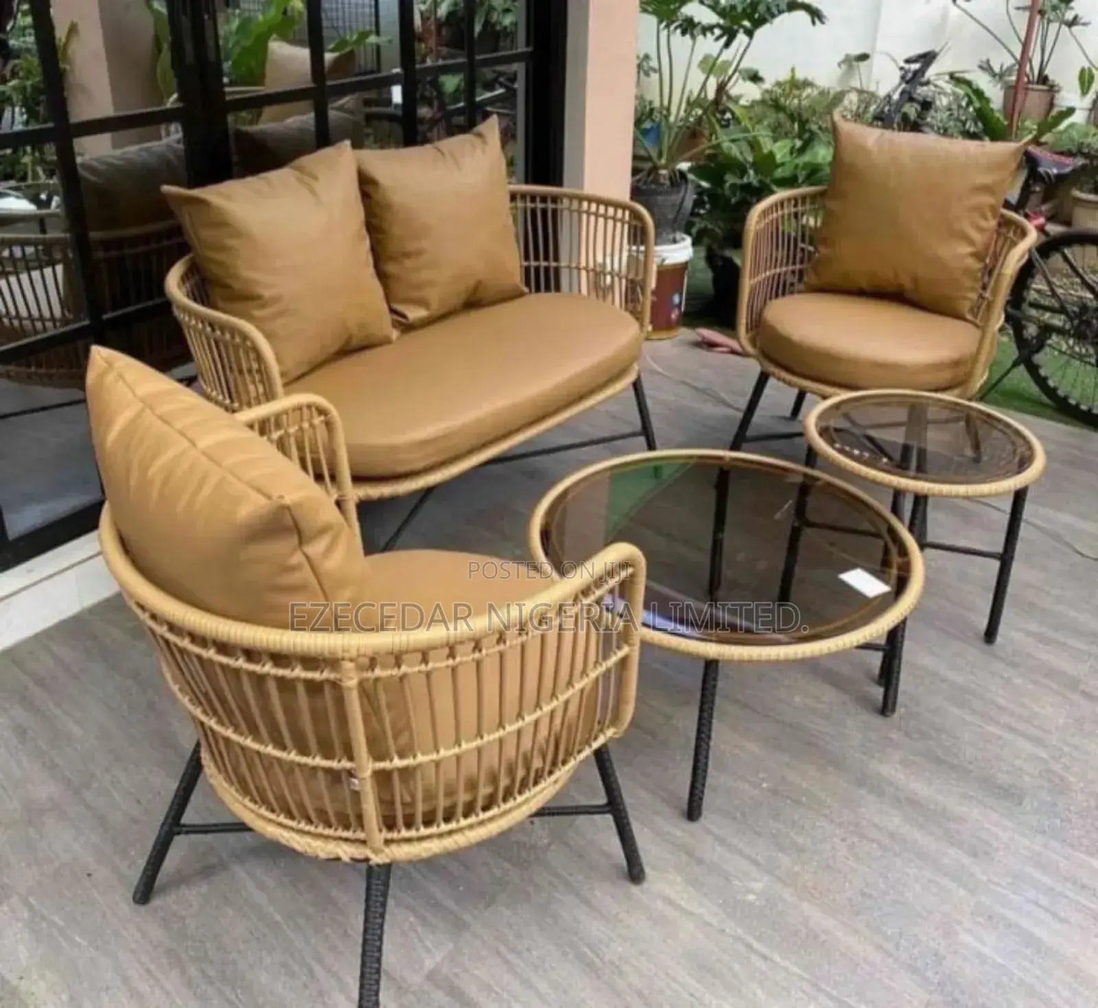 New Design Outdoor Chairs and Table Set
