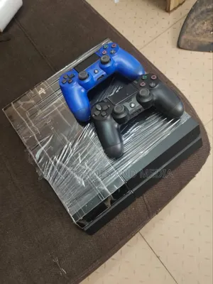 Uk Playstation 4, 2pads 10-15games Installed. High Version Package
