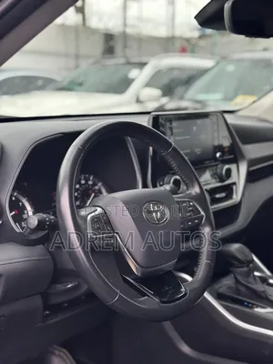 Toyota Highlander XLE 2021 Black