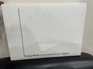 New Laptop Apple MacBook Air 2025 M4 13-inch 16GB Apple M4 SSD 256GB