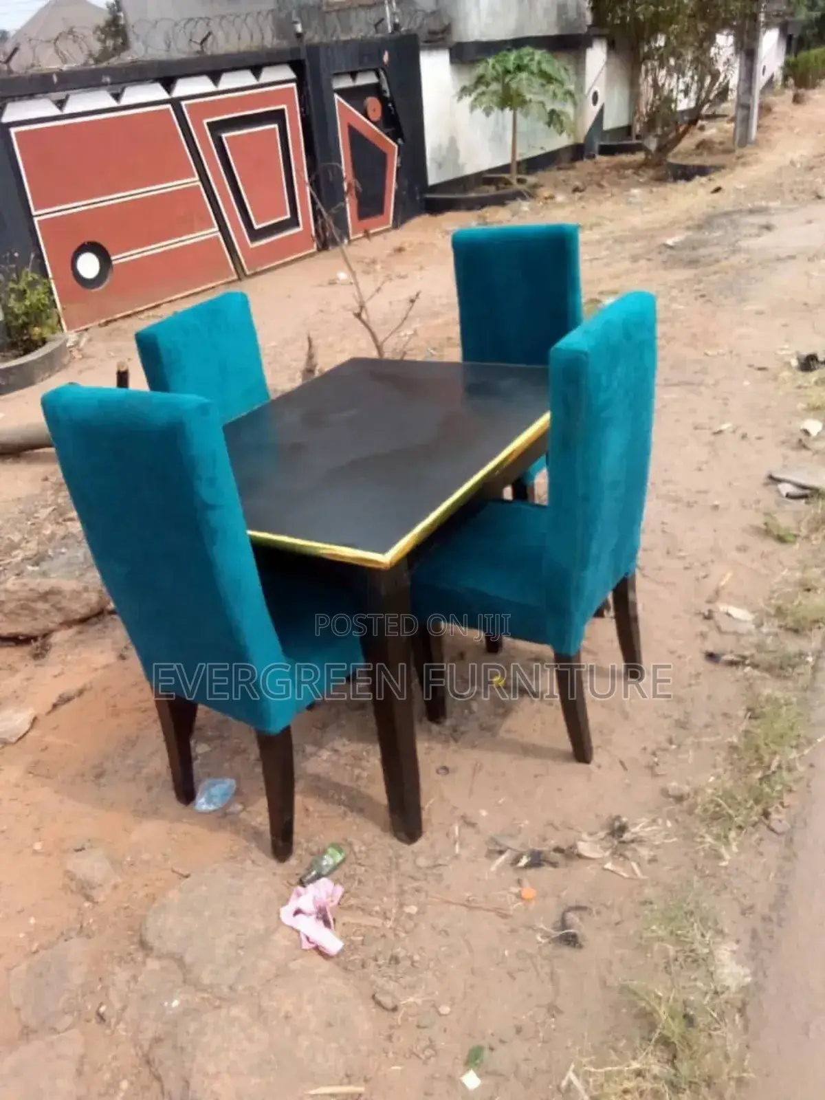 Unique 4 Setter Dining Sets