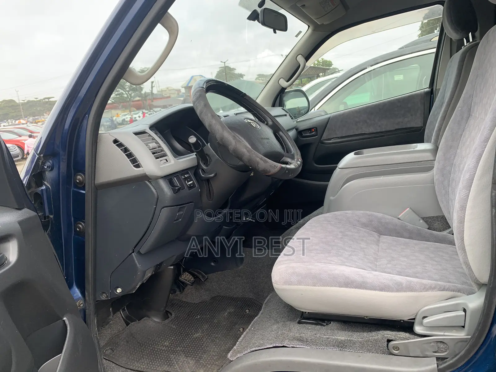 Toyota HiAce 2009 Blue