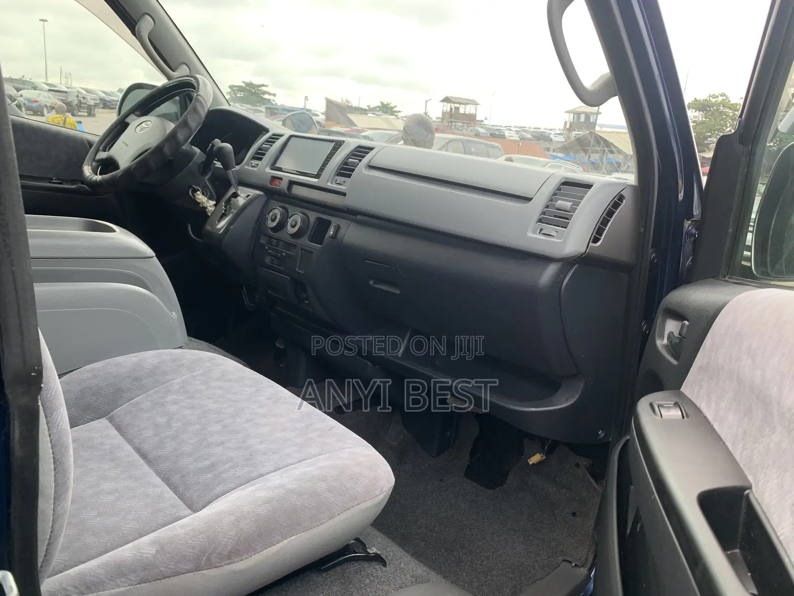 Toyota HiAce 2009 Blue