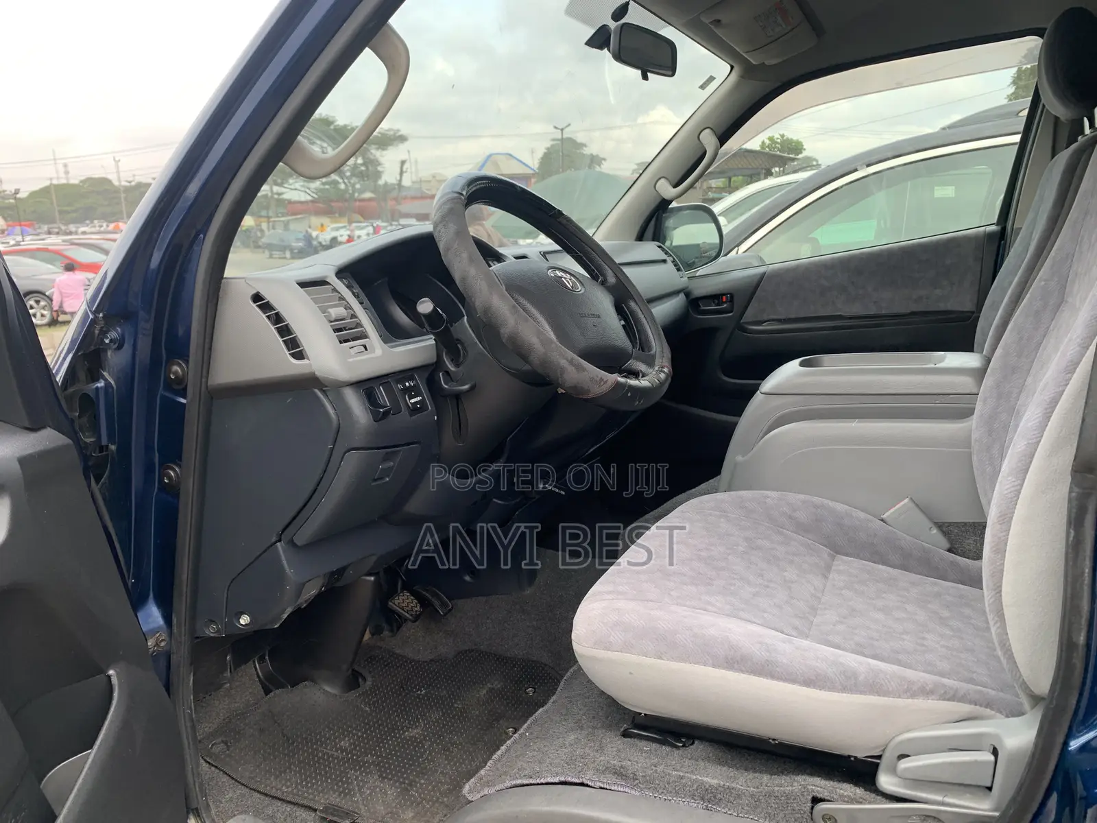 Toyota HiAce 2009 Blue