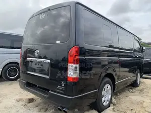 Toyota HiAce 2014 Black