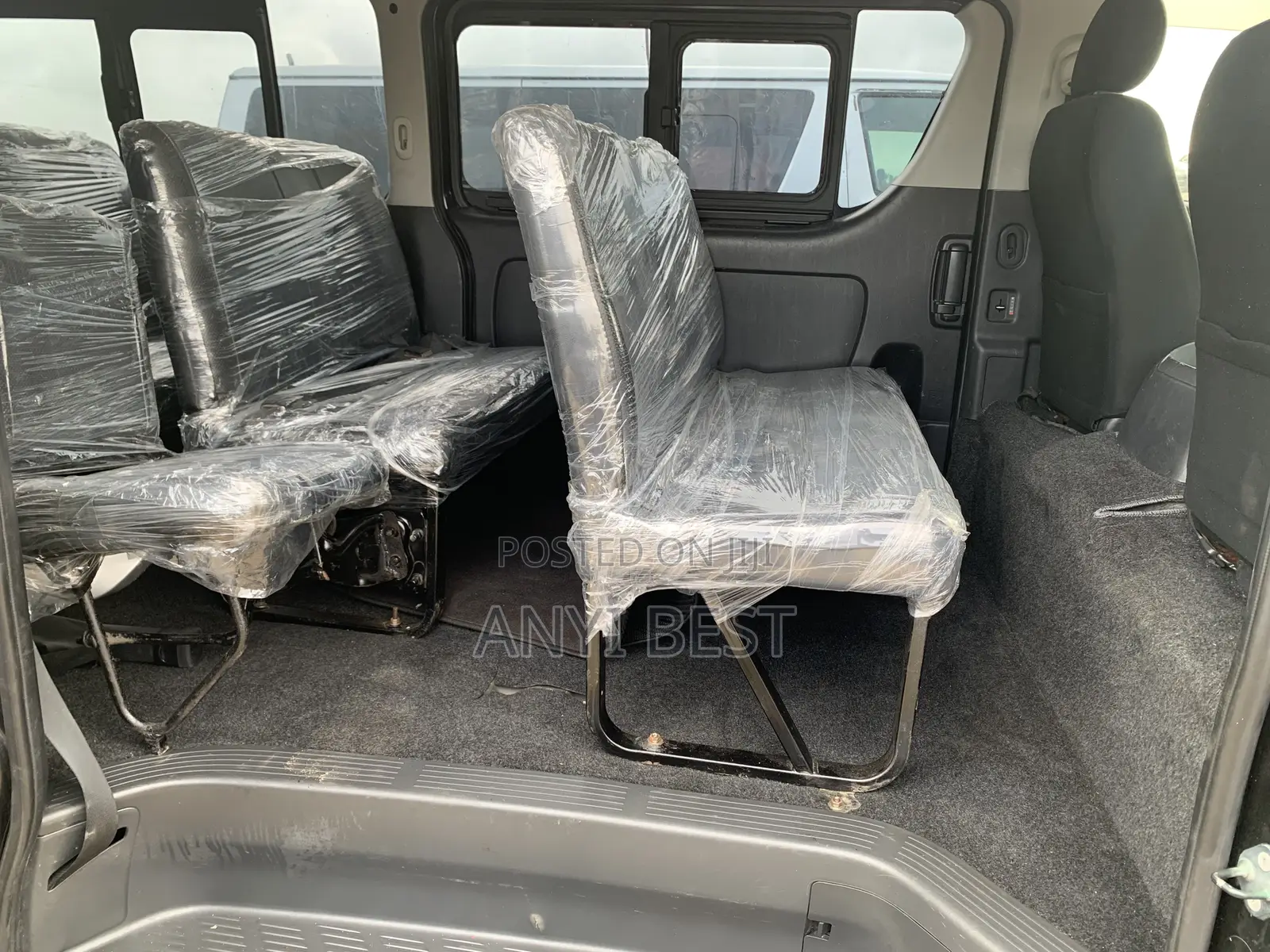 Toyota HiAce 2014 Black
