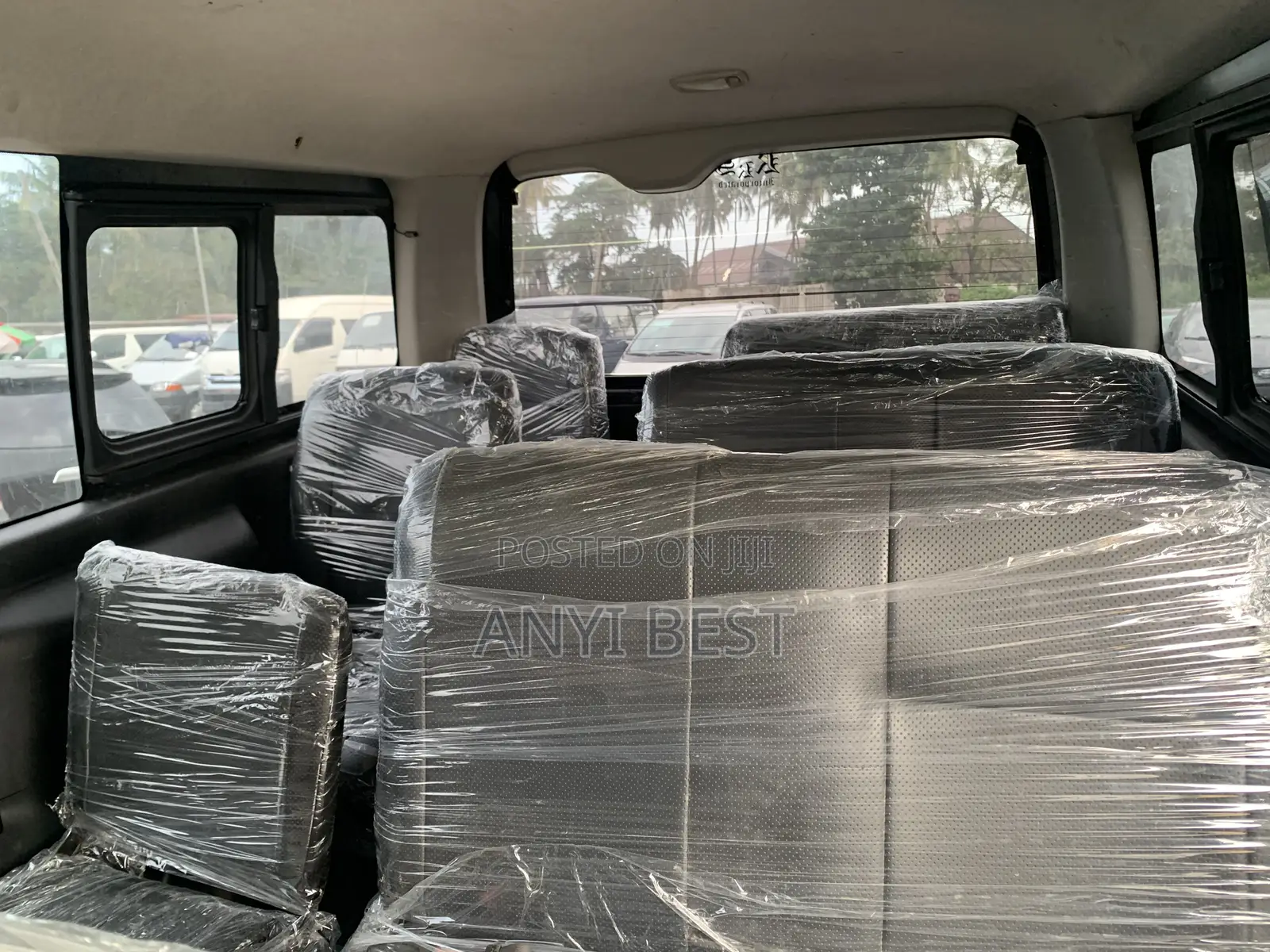 Toyota HiAce 2014 Black