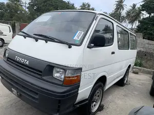 Toyota Grand HiAce 1999 White